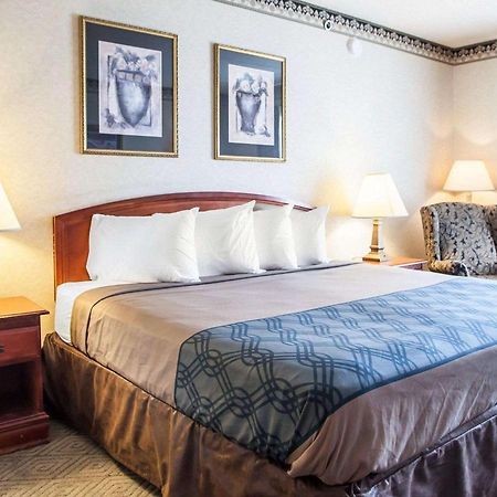 Rodeway Inn & Suites Milwaukee Airport Exterior photo