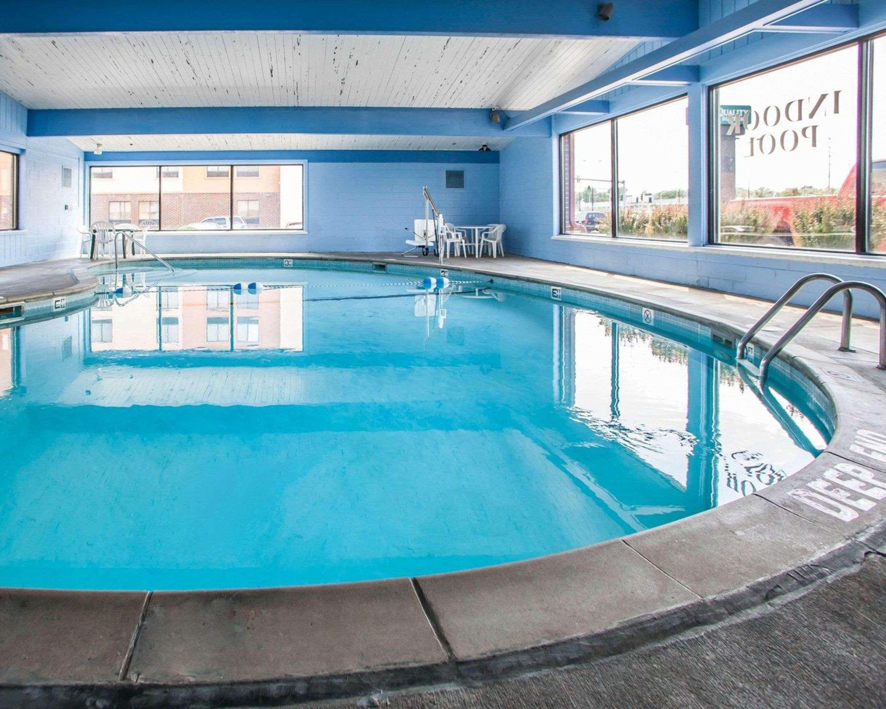 Rodeway Inn & Suites Milwaukee Airport Exterior photo