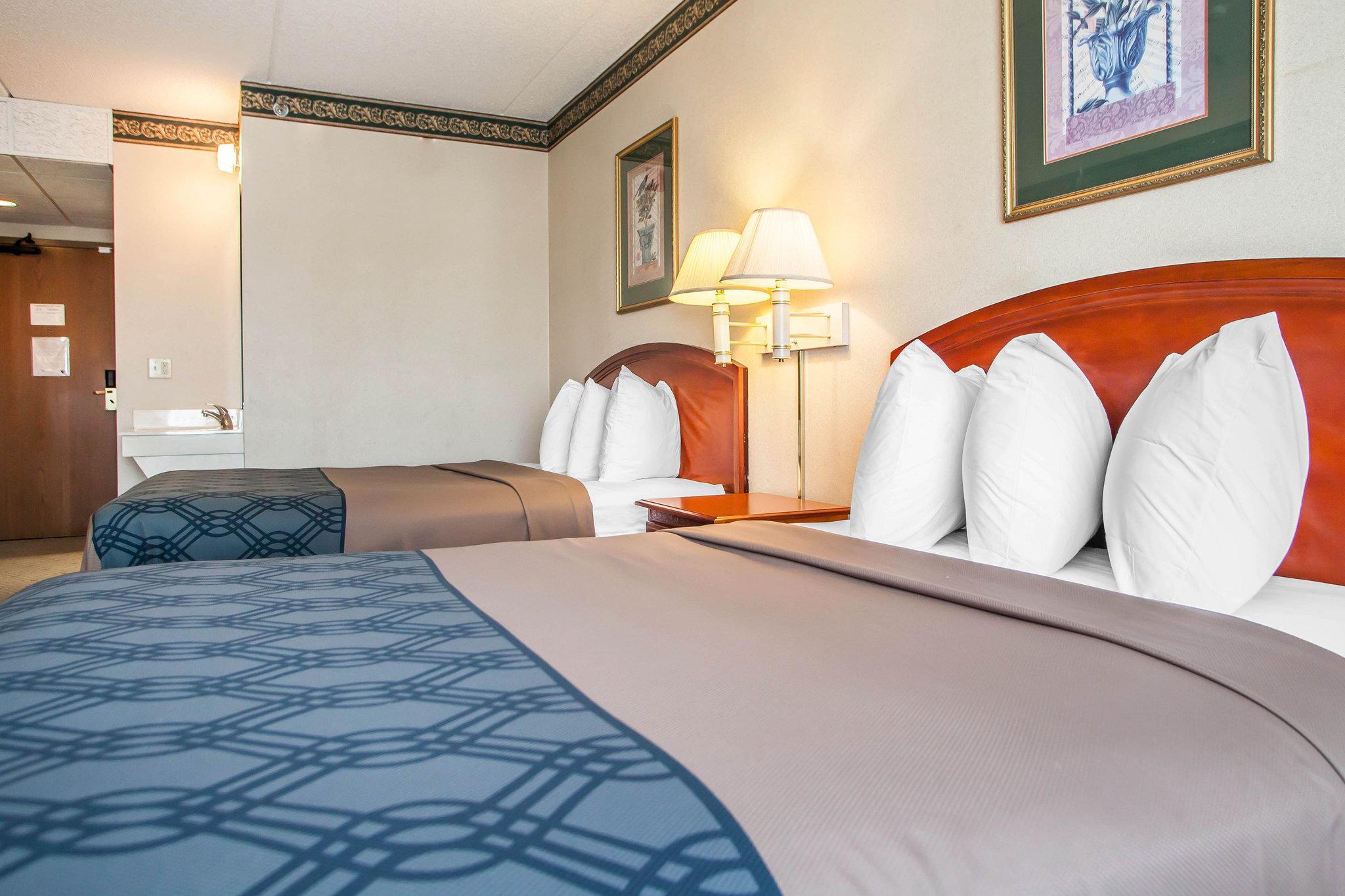 Rodeway Inn & Suites Milwaukee Airport Exterior photo
