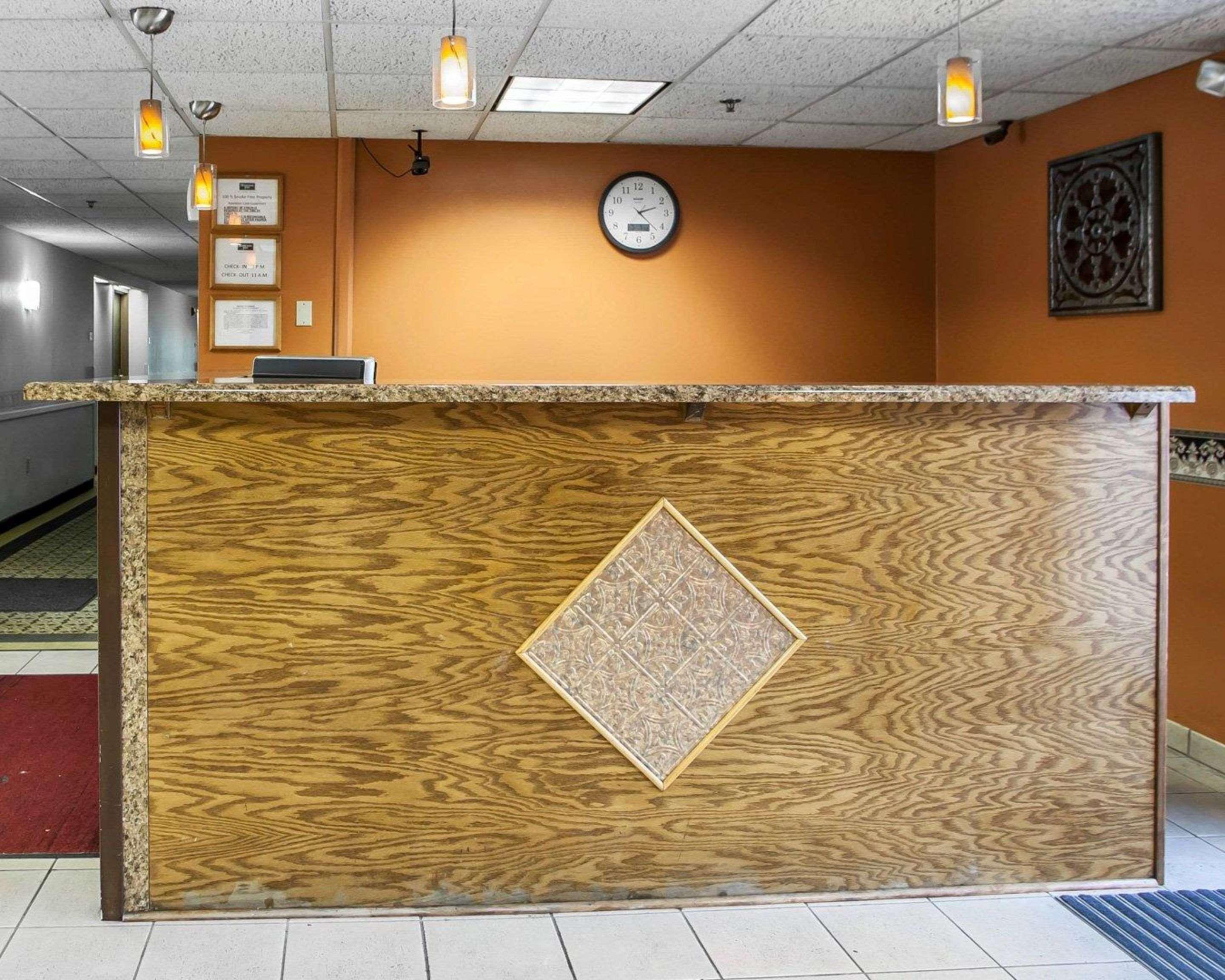 Rodeway Inn & Suites Milwaukee Airport Exterior photo