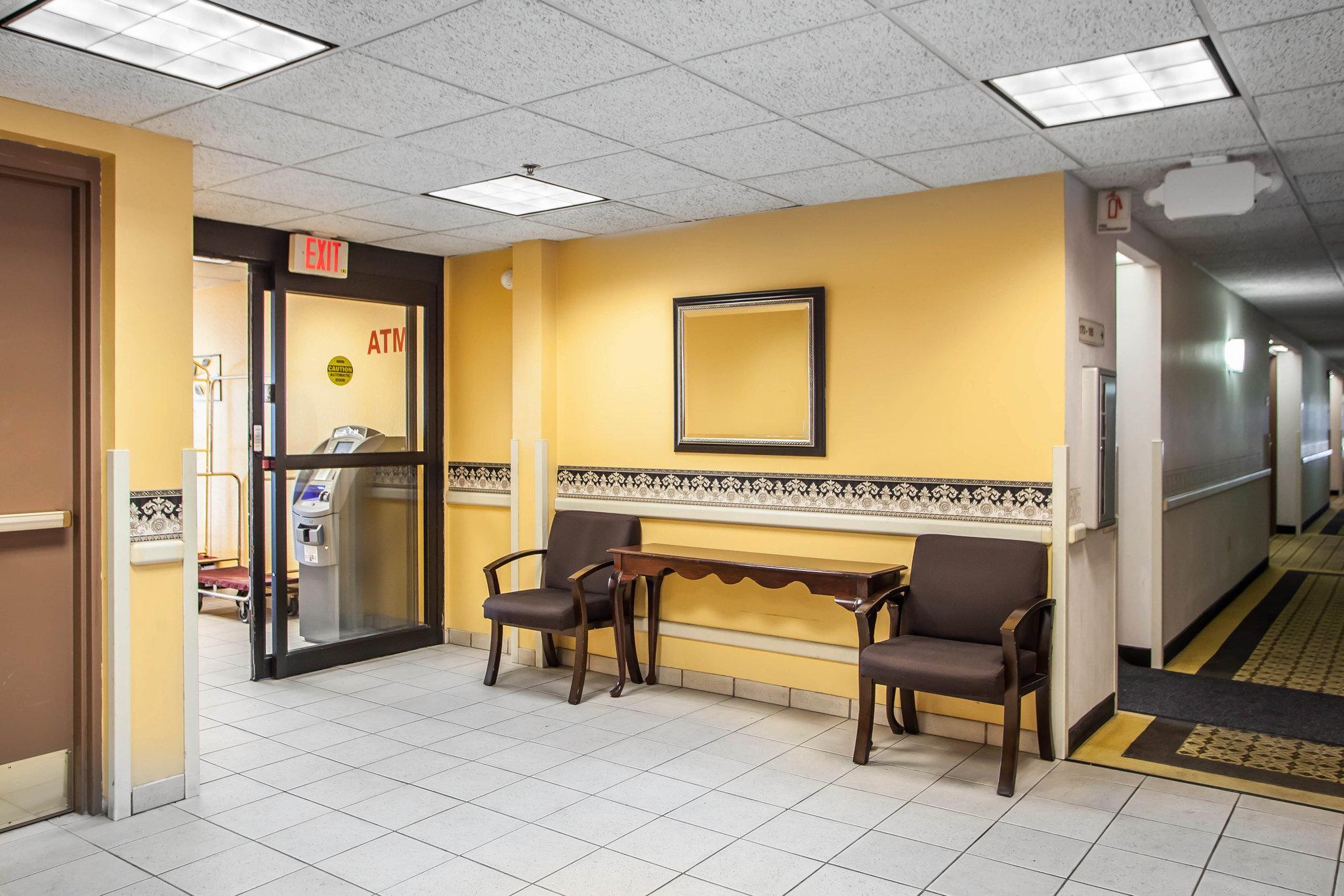 Rodeway Inn & Suites Milwaukee Airport Exterior photo