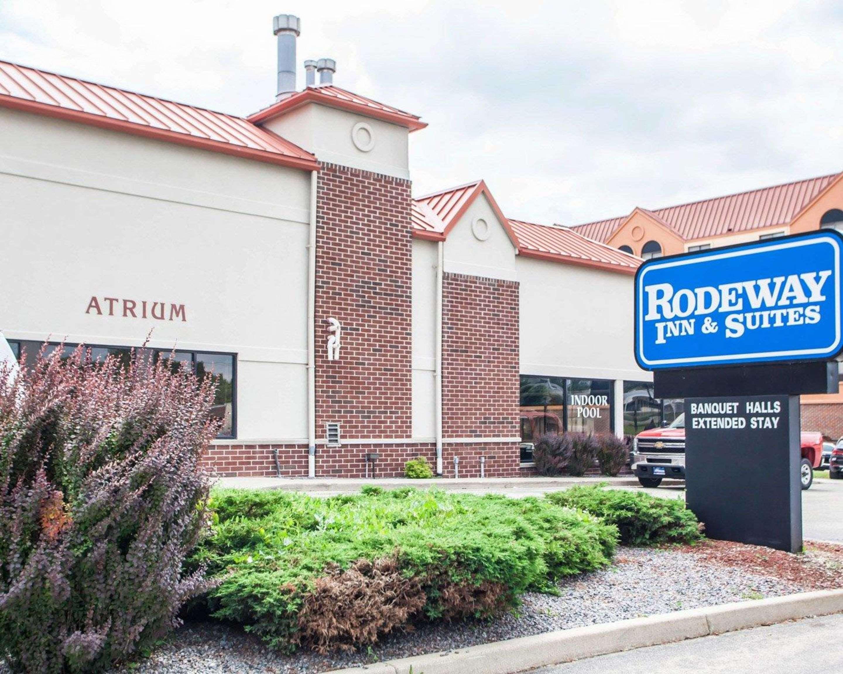 Rodeway Inn & Suites Milwaukee Airport Exterior photo