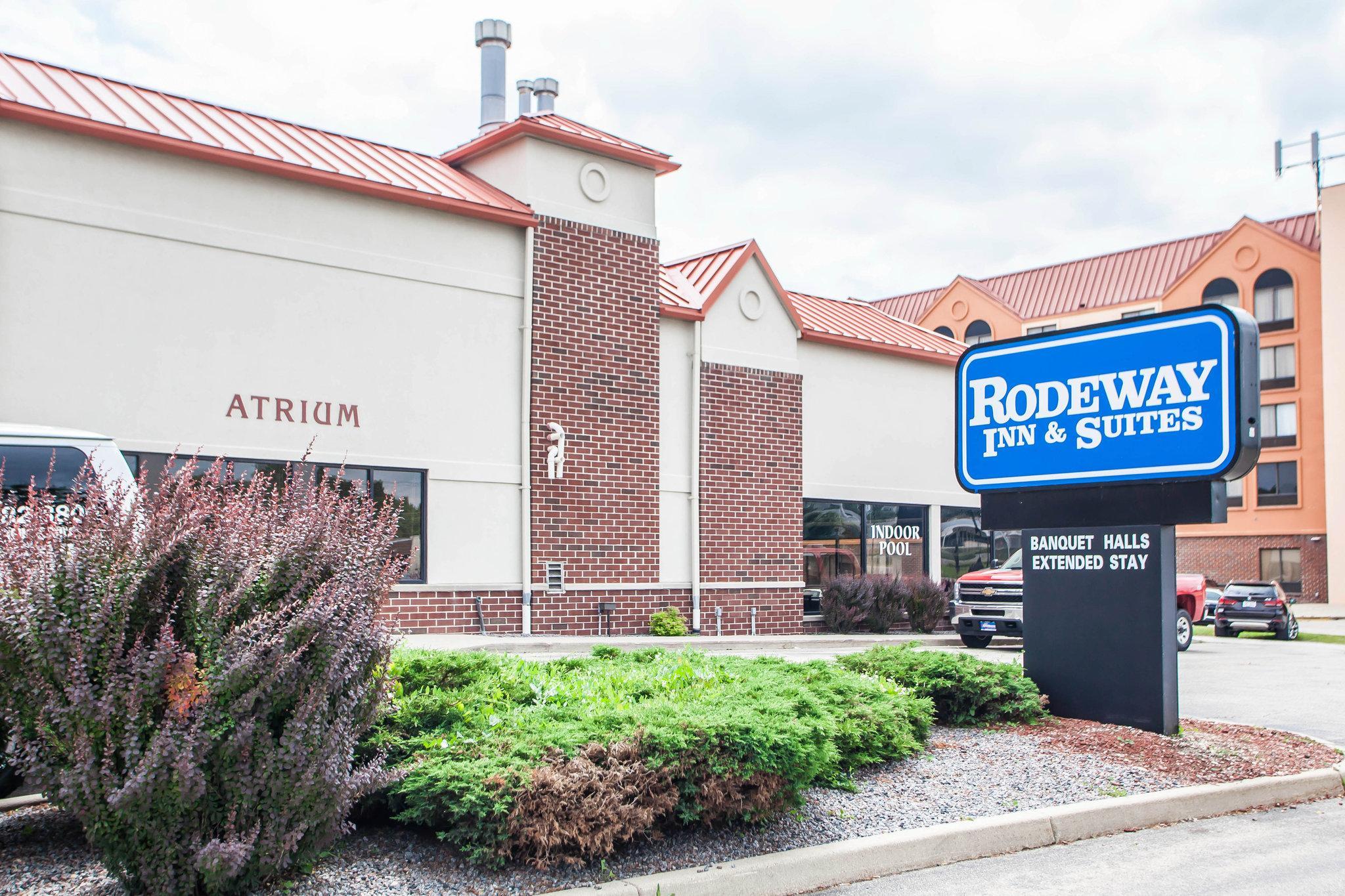Rodeway Inn & Suites Milwaukee Airport Exterior photo