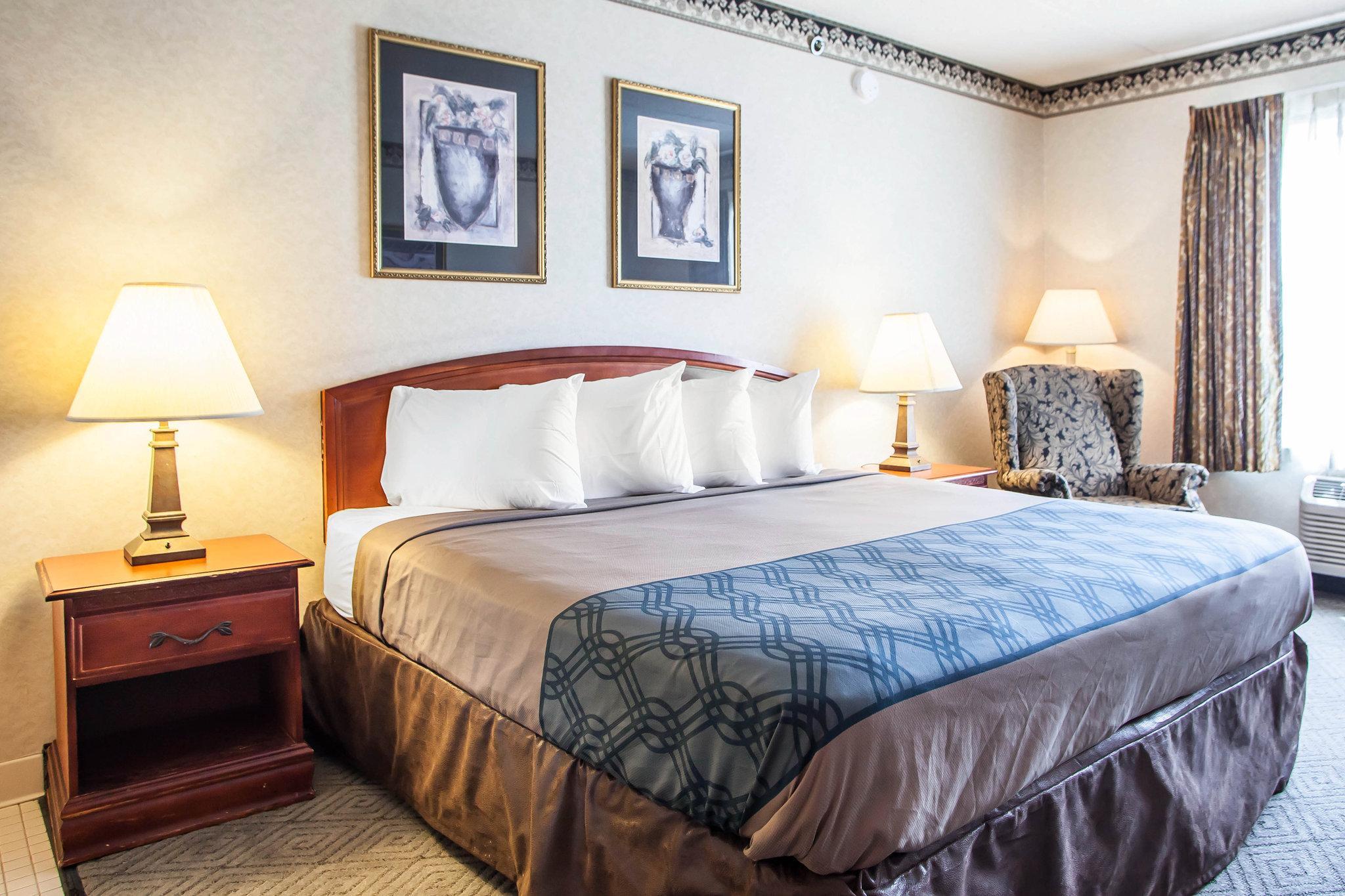 Rodeway Inn & Suites Milwaukee Airport Exterior photo
